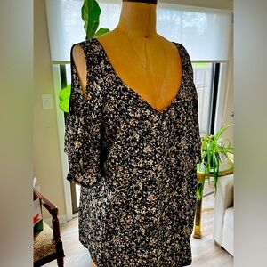 Shoulder less top size L.  Black blue pink and off white tiny flowers.